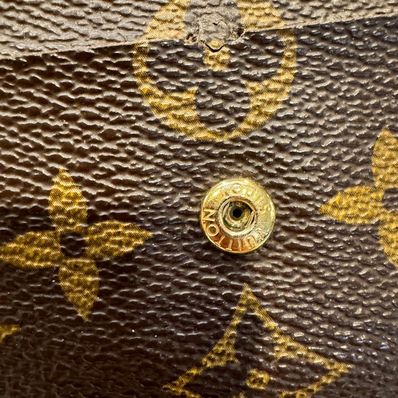 Authentic Louis Vuitton Emelie wallet - Picture 8 of 14